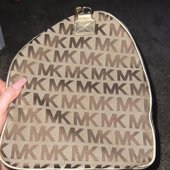 Michael Kors Weekender/Duffle - Picture 8 of 9
